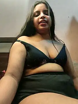 Snapshot of Maahhii_2 chatting on 05/14/26, 08:59 Maahhii 2 online show from 05/14/26, 08:59