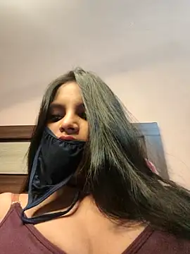 Snapshot of Maahhii_2 chatting on 05/22/26, 11:54 Maahhii 2 online show from 05/22/26, 11:54