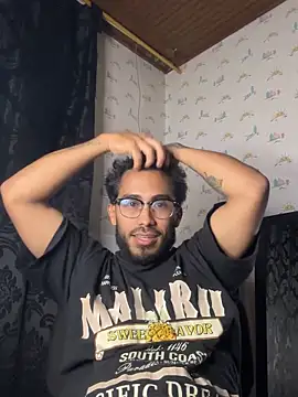 Snapshot of TU-MORENOO chatting on 09/22/25, 05:53 TU-MORENOO online show from 09/22/25, 05:53