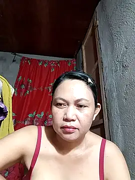 Everleigh mom online show from 10/12/25, 10:47