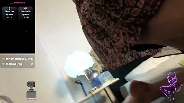 Snapshot of Lia_Reyn chatting on 09/21/25, 02:13 Lia Reyn online show from 09/21/25, 02:13