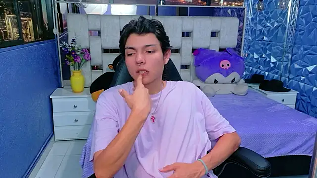 Snapshot of alandelrey57 chatting on 04/09/26, 02:11 alandelrey57 online show from 04/09/26, 02:11