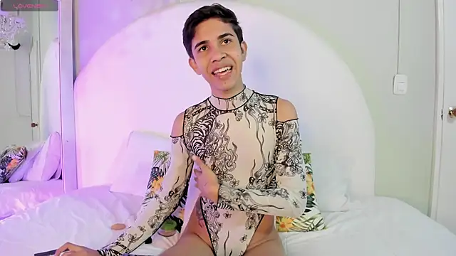 Snapshot of JoshuaSanzz chatting on 09/13/25, 04:23 JoshuaSanzz online show from 09/13/25, 04:23