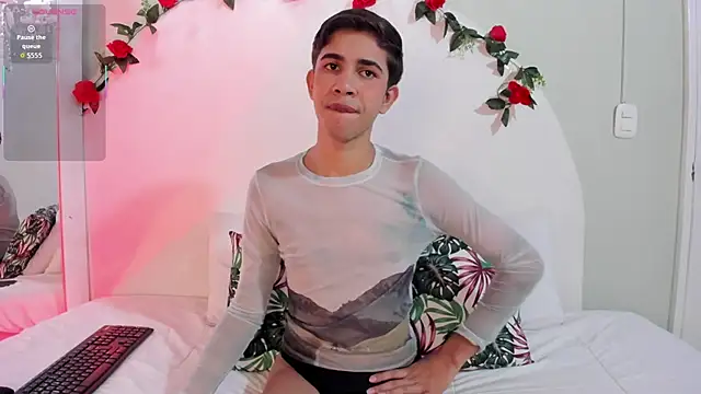 Snapshot of JoshuaSanzz chatting on 09/17/25, 04:14 JoshuaSanzz online show from 09/17/25, 04:14