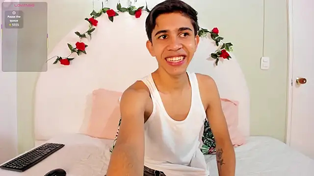 Snapshot of JoshuaSanzz chatting on 10/05/25, 03:38 JoshuaSanzz online show from 10/05/25, 03:38