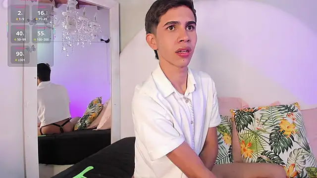 Snapshot of JoshuaSanzz chatting on 11/08/25, 09:24 JoshuaSanzz online show from 11/08/25, 09:24