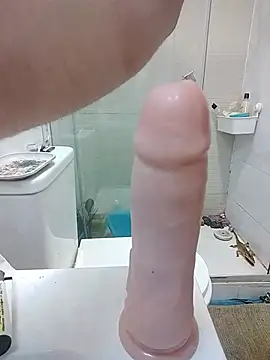 Snapshot of Dianocturno_13 chatting on 06/02/26, 02:41 Dianocturno 13 online show from 06/02/26, 02:41