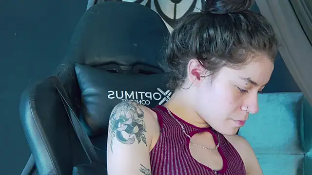 RavennMoonn online show from 09/22/25, 08:00