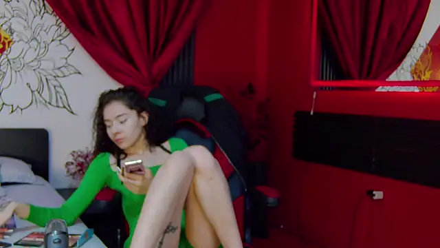 RavennMoonn online show from 10/03/25, 07:33