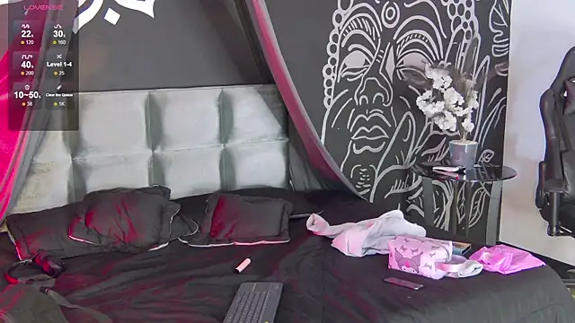 RavennMoonn online show from 10/07/25, 06:16