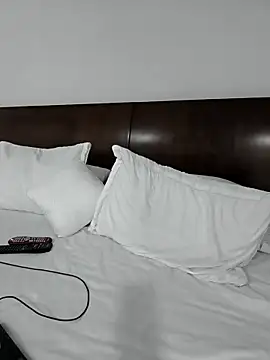 Snapshot of Cami_Konor chatting on 03/06/26, 09:33 Cami Konor online show from 03/06/26, 09:33