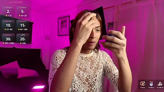 imgerver online show from 10/24/25, 01:18