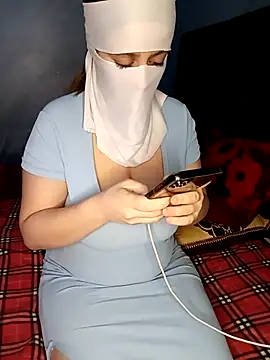 Lamia Queen  online show from 11/26/25, 05:25