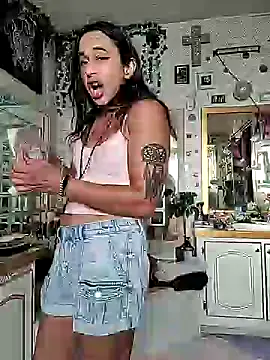 Snapshot of TranSexualJade95 chatting on 05/27/26, 01:57 TranSexualJade95 online show from 05/27/26, 01:57