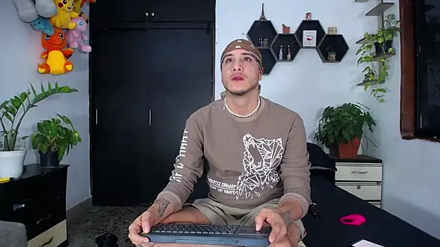 Snapshot of Borsalino_Adam chatting on 11/08/25, 05:34 Borsalino Adam online show from 11/08/25, 05:34