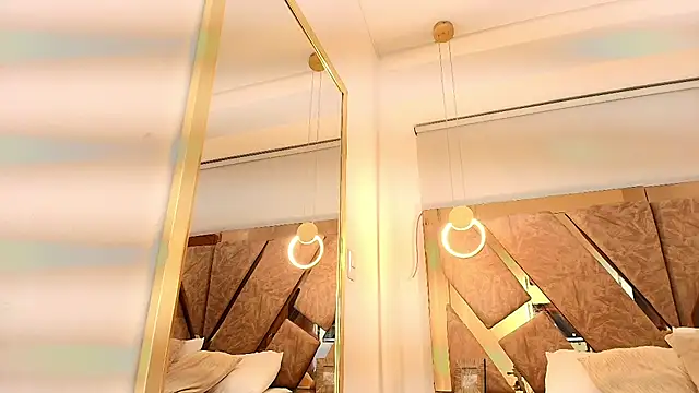 zarah andrew   online show from 11/26/25, 12:06