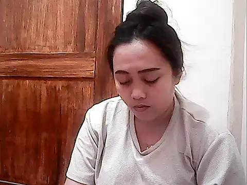 Snapshot of Pinay_Chubby20 chatting on 03/10/26, 12:32 Pinay Chubby20 online show from 03/10/26, 12:32