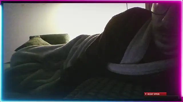 Snapshot of AlexanderDu69 chatting on 01/21/25, 10:51 AlexanderDu69 online show from 01/21/25, 10:51