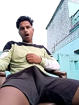 Snapshot of Asish_007 chatting on 09/18/25, 12:01 Asish 007 online show from 09/18/25, 12:01