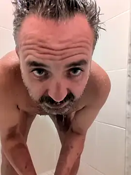 Snapshot of cloudymatt chatting on 09/09/25, 01:54 cloudymatt online show from 09/09/25, 01:54