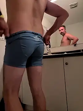 Snapshot of cloudymatt chatting on 09/26/25, 09:24 cloudymatt online show from 09/26/25, 09:24