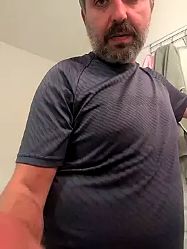 Snapshot of cloudymatt chatting on 10/16/25, 05:52 cloudymatt online show from 10/16/25, 05:52