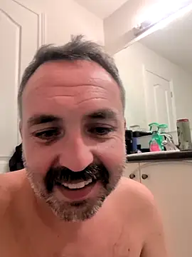 Snapshot of cloudymatt chatting on 11/01/25, 08:05 cloudymatt online show from 11/01/25, 08:05