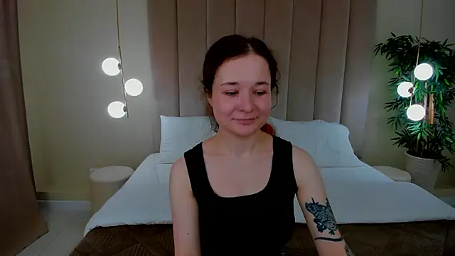 Snapshot of NancyJonson chatting on 09/17/25, 03:30 NancyJonson online show from 09/17/25, 03:30