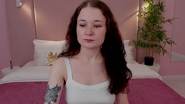 Snapshot of NancyJonson chatting on 10/14/25, 03:29 NancyJonson online show from 10/14/25, 03:29