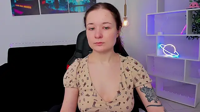 Snapshot of NancyJonson chatting on 11/11/25, 03:28 NancyJonson online show from 11/11/25, 03:28