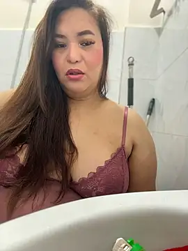 Snapshot of ashleygrahamts chatting on 11/16/25, 12:27 ashleygrahamts online show from 11/16/25, 12:27