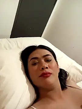 ts sarahhLove online show from 11/04/25, 06:51