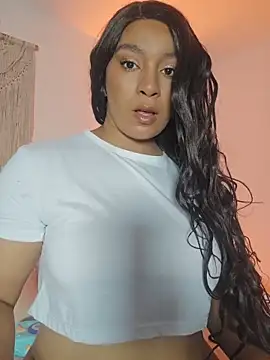 Snapshot of Alice-Benette chatting on 03/18/26, 02:04 Alice-Benette online show from 03/18/26, 02:04