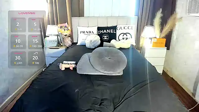 maegan fox online show from 10/12/25, 03:38