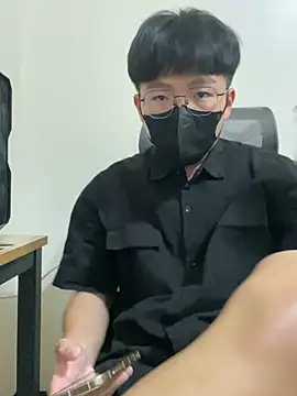 Snapshot of Allen20y chatting on 07/02/26, 12:55 Allen20y online show from 07/02/26, 12:55