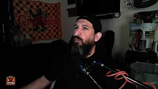 Snapshot of DevilPup75_ chatting on 04/17/26, 01:25 DevilPup75 online show from 04/17/26, 01:25