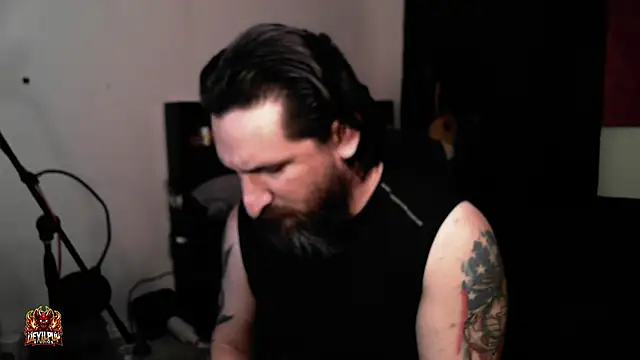 Snapshot of DevilPup75_ chatting on 04/20/26, 02:31 DevilPup75 online show from 04/20/26, 02:31