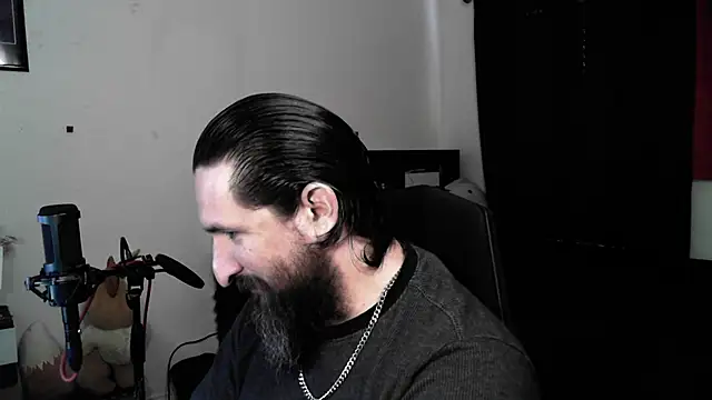 Snapshot of DevilPup75_ chatting on 04/28/26, 02:00 DevilPup75 online show from 04/28/26, 02:00