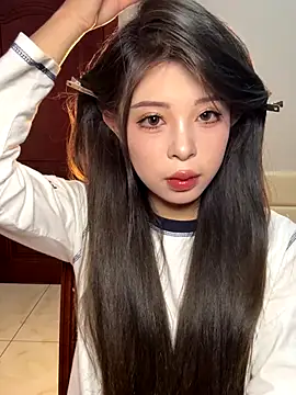 Snapshot of tuanzi125216 chatting on 10/17/25, 03:53 tuanzi125216 online show from 10/17/25, 03:53