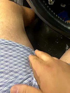 Snapshot of Maetty1986 chatting on 10/15/25, 05:13 Maetty1986 online show from 10/15/25, 05:13