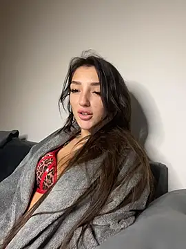 naughtybella05 online show from 12/04/25, 08:17