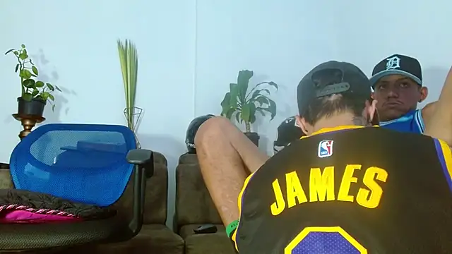 skinny23cm online show from 03/29/26, 04:29