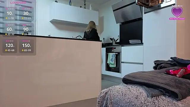 Snapshot of bellemasquer chatting on 09/23/25, 07:28 bellemasquer online show from 09/23/25, 07:28