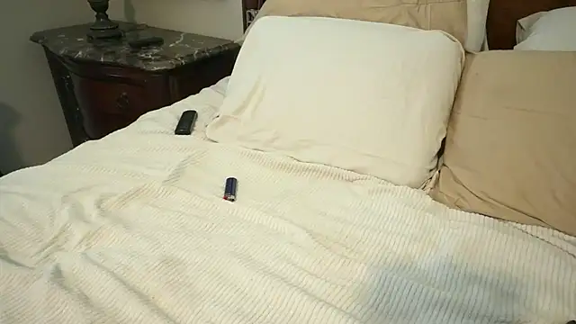 Snapshot of DERTYLAY chatting on 02/23/26, 09:01 DERTYLAY online show from 02/23/26, 09:01