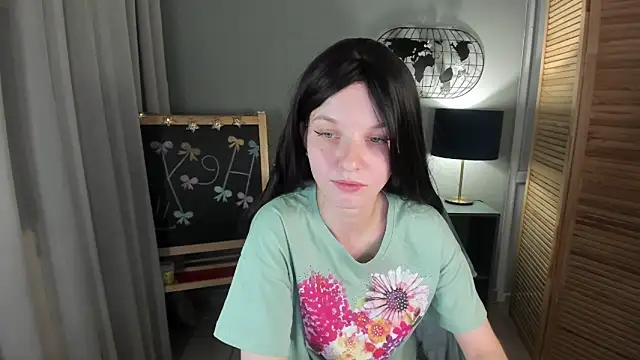 Madelaineses online show from 11/26/25, 09:21