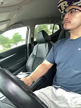 Snapshot of Dwizzlerperizzlee chatting on 04/14/26, 02:56 Dwizzlerperizzlee online show from 04/14/26, 02:56