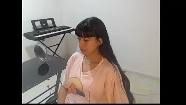 Snapshot of meganmiauu chatting on 04/08/26, 04:23 meganmiauu online show from 04/08/26, 04:23