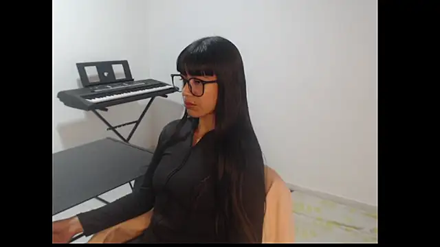 Snapshot of meganmiauu chatting on 04/09/26, 06:19 meganmiauu online show from 04/09/26, 06:19