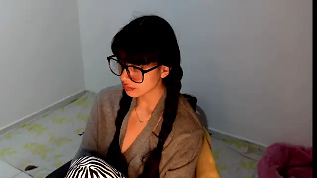 Snapshot of meganmiauu chatting on 05/25/26, 12:22 meganmiauu online show from 05/25/26, 12:22