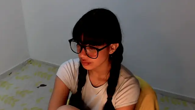 Snapshot of meganmiauu chatting on 06/06/26, 05:23 meganmiauu online show from 06/06/26, 05:23